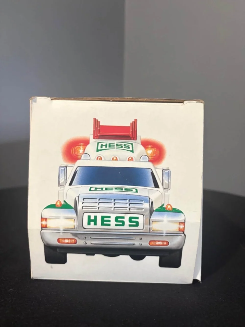 Hess 1994 Gas & Oil Advertising Truck in Box - White Green Red